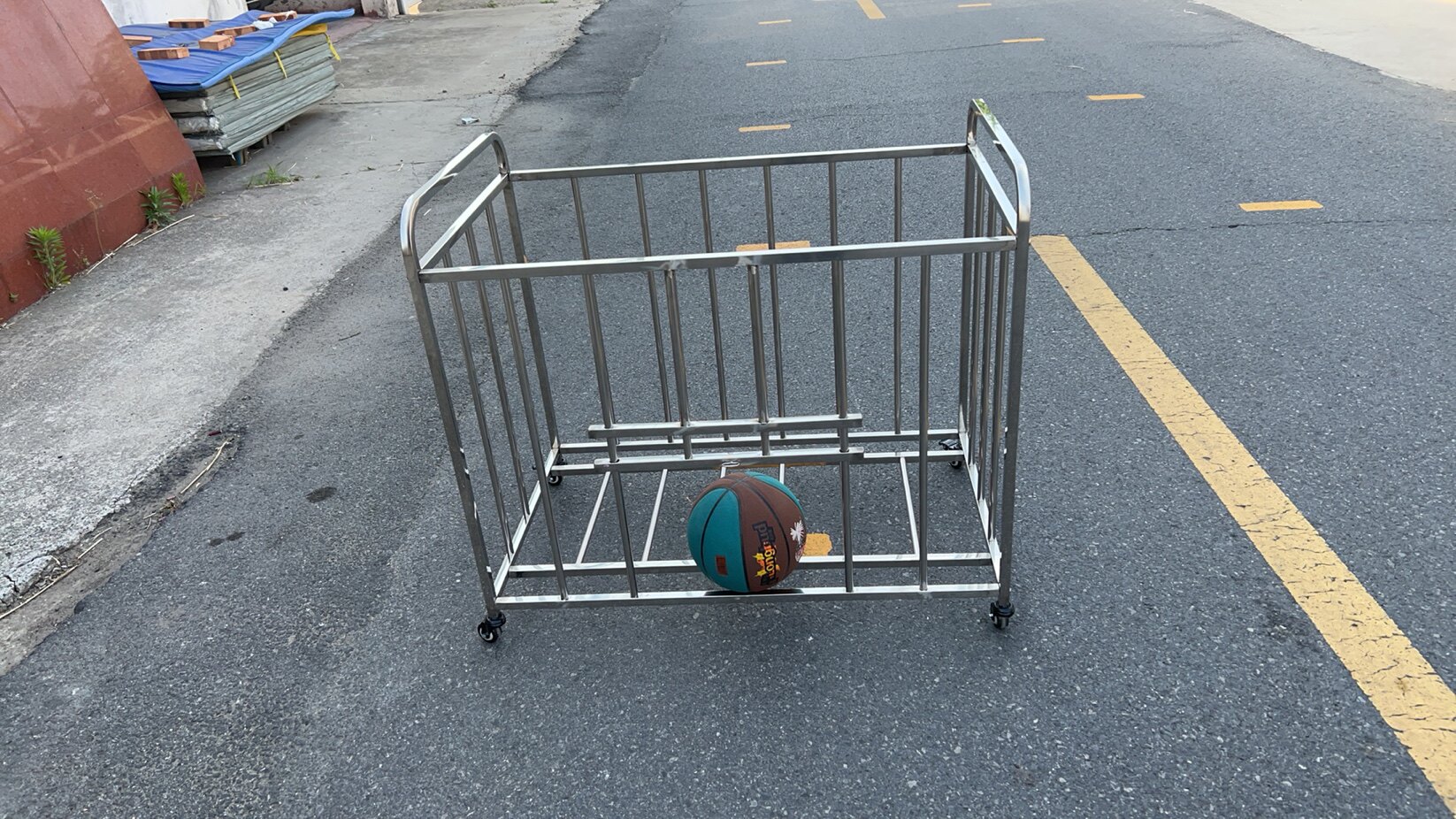 Frame nursery volleyball football class containing frame for ball-car basketball trolley removable assembled ball stainless steel