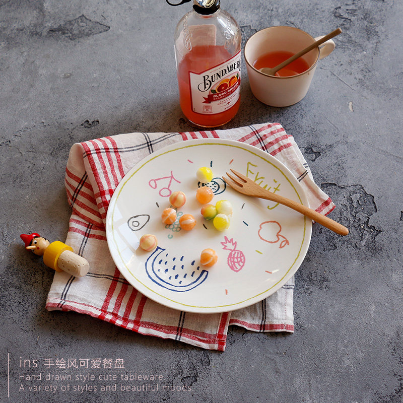Cute pendulum slapping -- simple love for the ins and windy fruit hand painted tulip cake gourmet dinner plate round ceramic tray