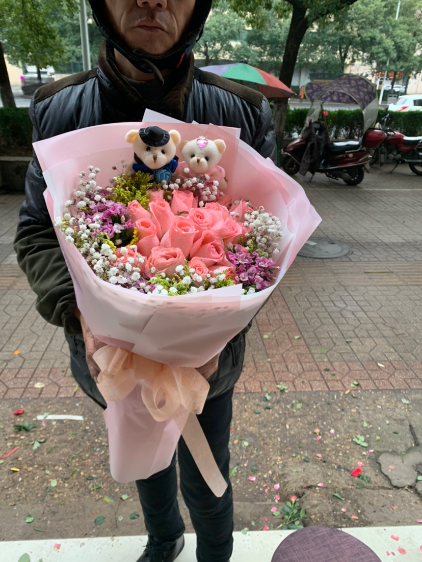 Rose bouquet Shijiazhuang Municipal flower shop Tangshan Qinhuangdao send flowers Handan to book Xing Terri flowers Tongcheng Express