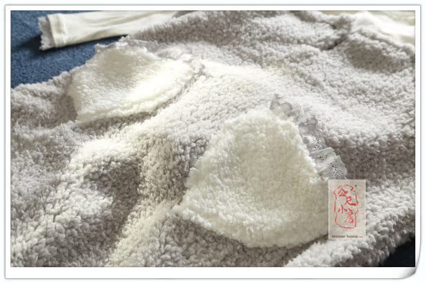 Châu Âu độc thân phụ nữ dịch vụ nhà mùa đông phù hợp với yếm lông cừu san hô + áo len cổ áo cao có thể được mặc đồ bộ mặc nhà
