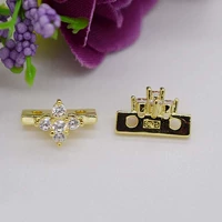 2 лунки золотой цвет