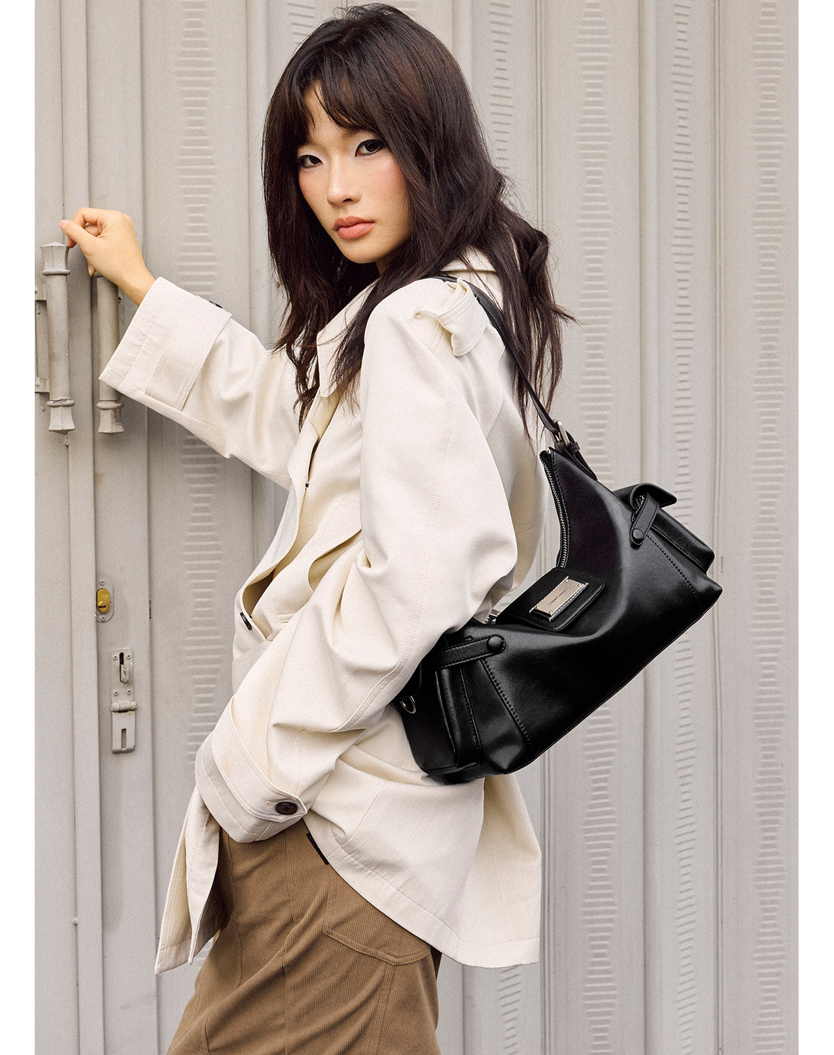 SmoSmos Black Leather Zip-Top Hobo Shoulder Bag