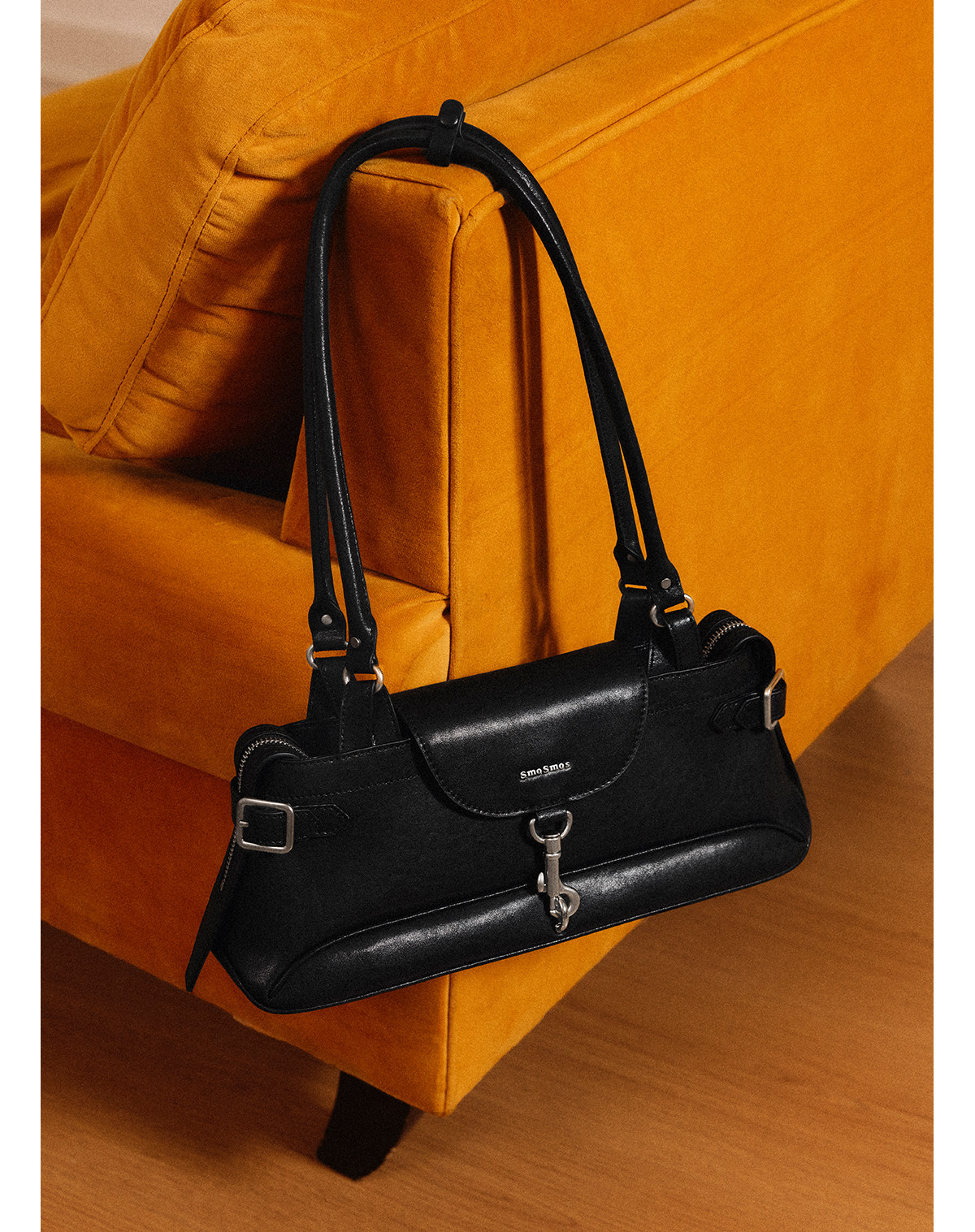 SmoSmos Vegetable-Tanned Black Leather Underarm Bag