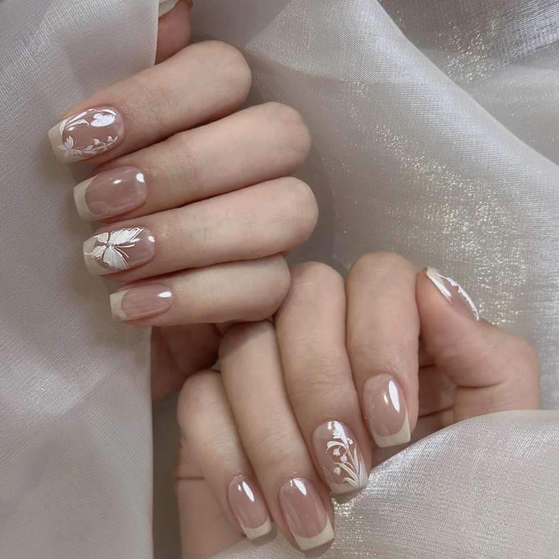 [Butterfly Sequence] Handmade Wearable Nails with 3D Hand-Painted Butterflies and Flowers in Nude Moonlight Color for Wedding, Enhancing Fairness, High-End Soft Nails