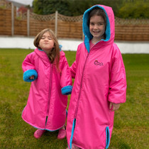 Childrens windproof dry robe hooded long-sleeved thickened velvet warm swimming changing jacket for small and medium-sized children outdoor cloak