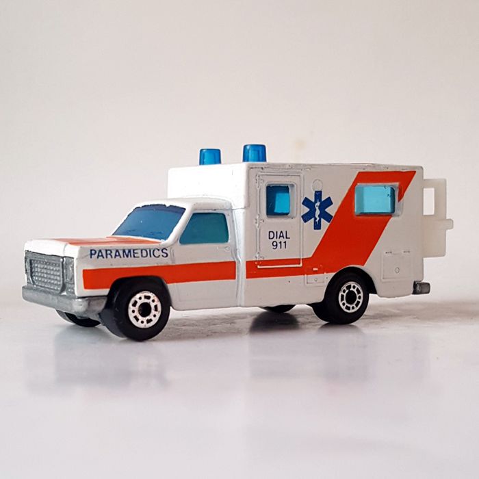 Used Vintage Car Without Box Matchbox Matchbox 1977 Universal Limited Edition Rare Ambulance 7cm Used Vintage Car Without Box Matchbox Matchbox 1977 Universal Limited Edition Rare Ambulance 7cm