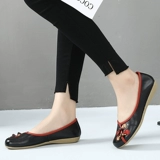 Нескользящая комфортная обувь для матери, туфли для кожаной обуви, тренд сезона, из натуральной кожи, мягкая подошва, для среднего возраста