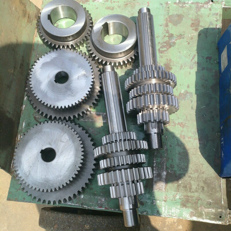 Milling Power Head Gear Precision Type Spindle Wear-Resistant Three-Sprocket Gantry Milling Head Fully Ground Gear Fork Accessories Milling Power Head Gear Precision Type Spindle Wear-Resistant Three-Sprocket Gantry Milling Head Fully Ground Gear Fork Accessories