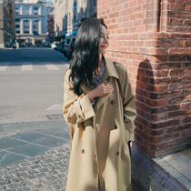 Windcoat jacket Women in the middle of the year 2022 Spring and autumn clothes The new Korean version of the English Inn Wind Relaxed Design Sense of the Little Crowd Coat