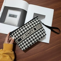 Houndsteooth