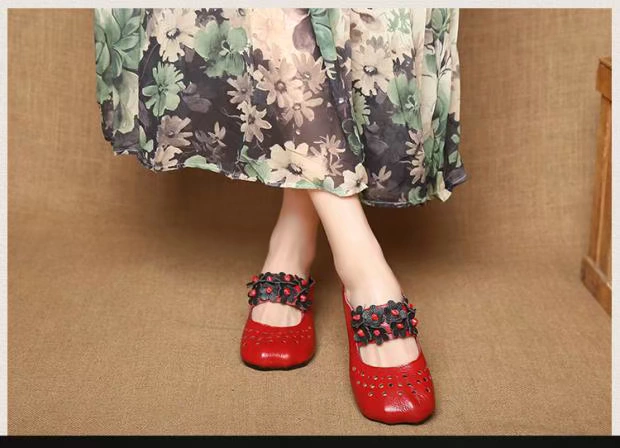 Xuân-Hè 2018 mới mang phong cách dân tộc da dày với một đôi sandal nữ Baotou và dép hoa mẹ dép retro - Dép dép cute