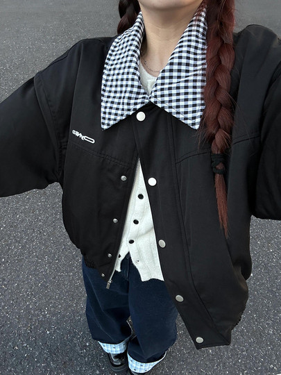 Amerikanische gespleißte schwarze Jacke für Damen Frühling und Herbst 2026, neuer Stil, einzigartiges und super gut aussehendes Arbeitskleidungs-Baseball-Uniform-Oberteil