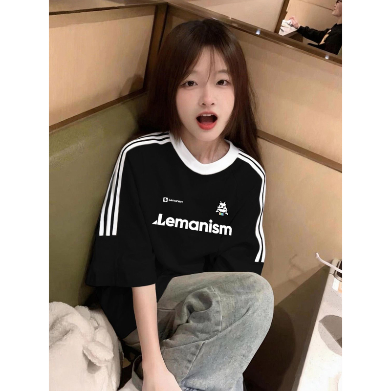 American-Style Three-Stripe Short-Sleeve T-Shirt for Girls, Summer 2026 New Model, Loose-Fitting Pure Cotton Top for Middle and High School Students American-Style Three-Stripe Short-Sleeve T-Shirt for Girls, Summer 2026 New Model, Loose-Fitting Pure Cotton Top for Middle and High School Students