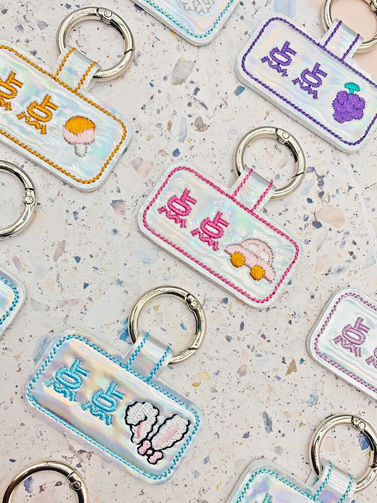 Embroidered laser dog tags, customized dog anti-lost tags, pet dog identity tags, collar nameplates, anti-lost name tags