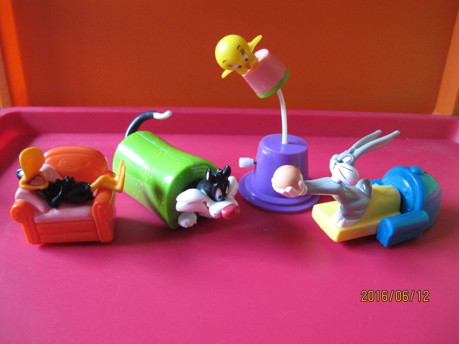 Kenderky KFC Toys 1998 Warner star Rabbit Eight Gothic duck Tri Idiot Big Cat Full Set