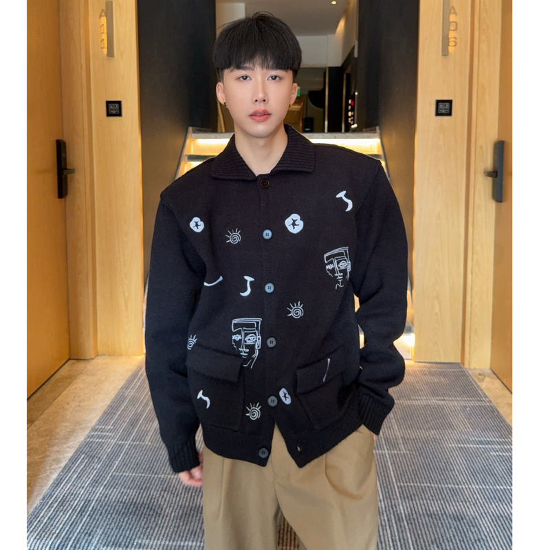 Chen Dafu Arab Symbol Embroidered Lapel Sweater for Men 2025 Winter Color-Blocked Oversized Shoulder-Padded Knitwear