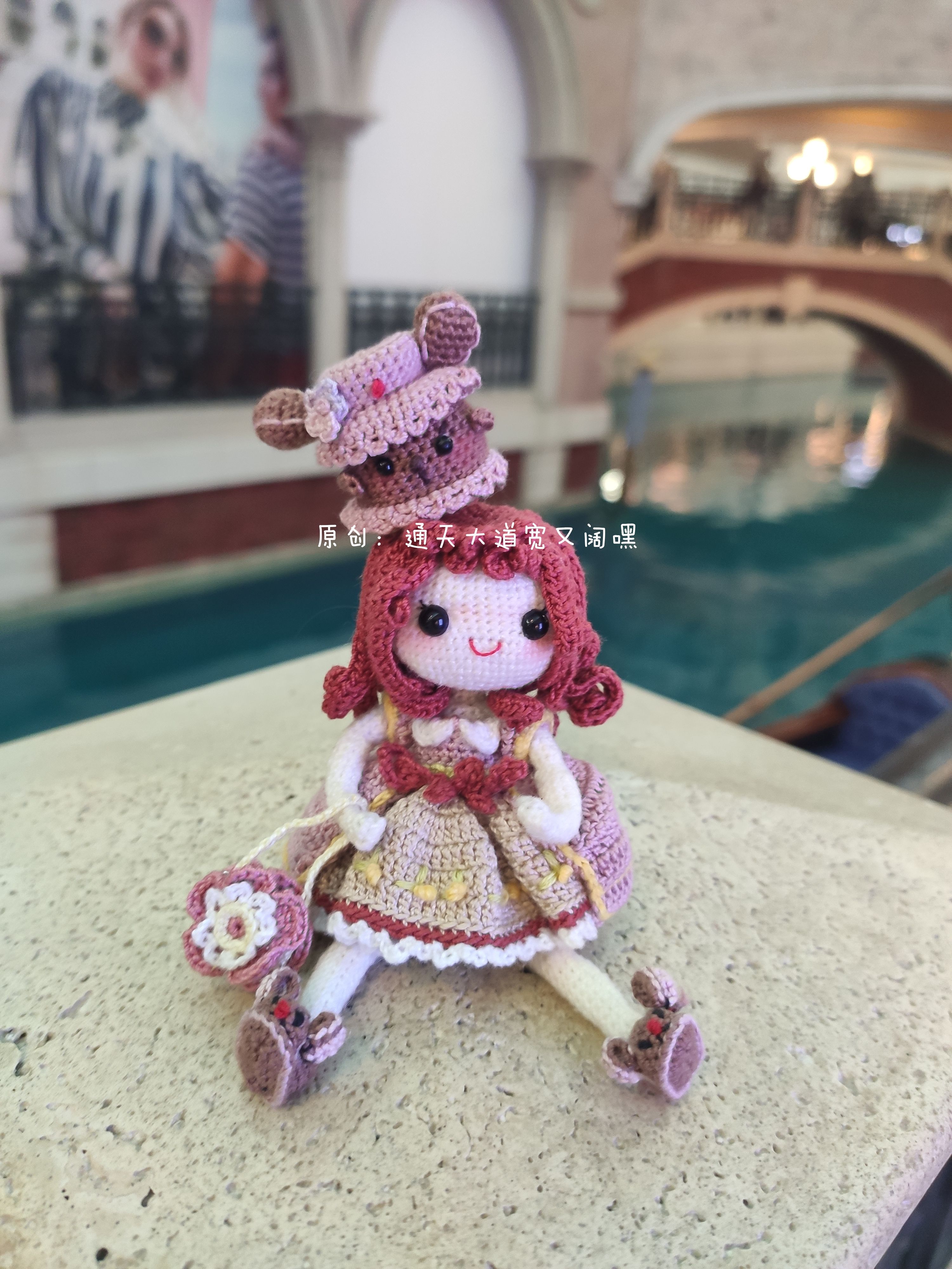 Tongtian Avenue wide and wide Hey original authorized crochet electronic Tutorials Tutorial ~ red bean scum cute girl puppets 