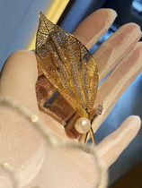  ”The upper body will glow “ boutique natural pearl brooch luxury coat should have a partner