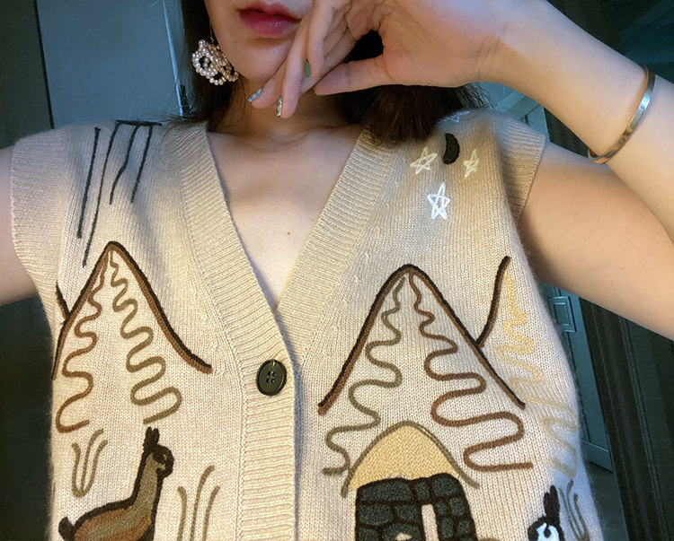 Coco love innocent lazy children's fun French heavy embroidery pure cashmere vest vest women wear outside