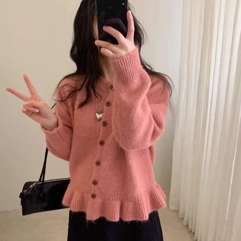 Designed with a Ruffled Hem, the New Autumn and Winter Knitted Cardigan for Women Is a Thick Short Sweater Jacket That Can Be Worn as an Inner Layer Designed with a Ruffled Hem, the New Autumn and Winter Knitted Cardigan for Women Is a Thick Short Sweater Jacket That Can Be Worn as an Inner Layer
