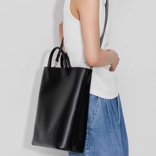 Japanese Premium Handbag, Shoulder Bag, Crossbody Bag, Commuter Square Bag (Large Size) Japanese Yen 10,400+ Japanese Premium Handbag, Shoulder Bag, Crossbody Bag, Commuter Square Bag (Large Size) Japanese Yen 10,400+