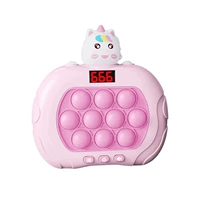 999 Givers отображают пресс-музыку-уникан