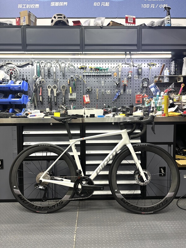 Brand New Genuine Product Giant Tcr Adv Pro Disc Brake Carbon Fiber Road Bike 10Th Generation Carbon Wheels Integrated Handlebar Brand New Genuine Product Giant Tcr Adv Pro Disc Brake Carbon Fiber Road Bike 10Th Generation Carbon Wheels Integrated Handlebar