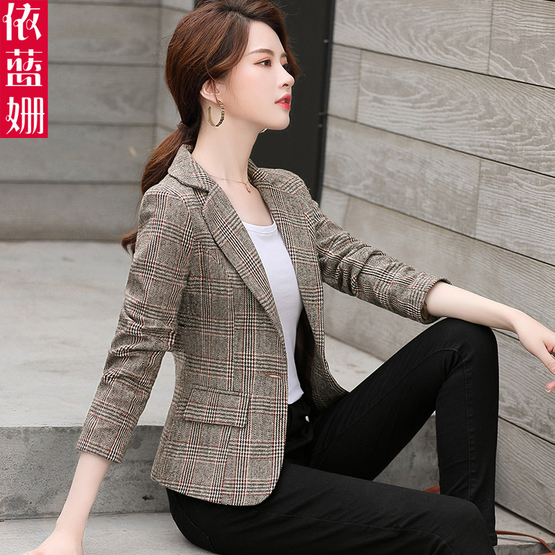 Small sub-checkered suit short jacket woman 2022 spring autumn new fashion Temperament Port Wind 100 Lap Little West Suit Blouse