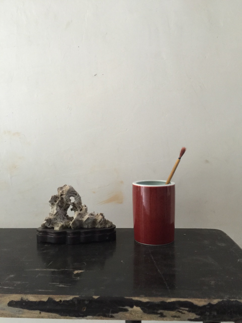 Cowpea red pen holder Literati study Elegant high-end red glaze porcelain Four treasures of Wenfang