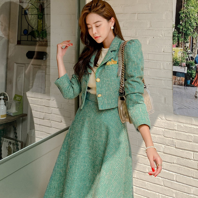 Autumn and winter suit temperament goddess fan high-end small fragrance short suit jacket high waist umbrella skirt skirt mid-length