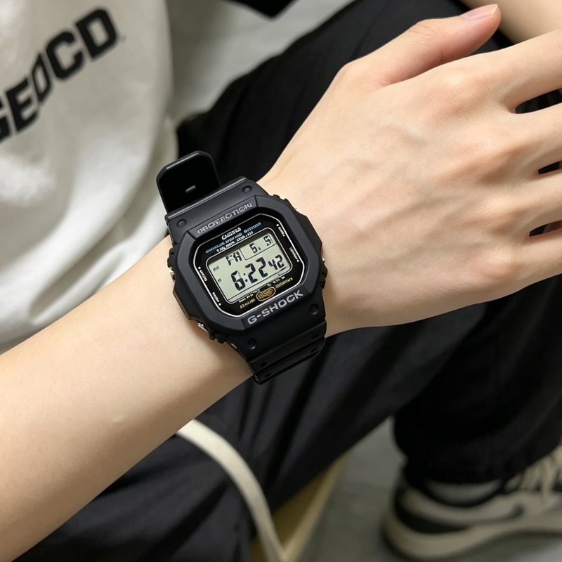 Casio Casio Watch Men's Small Square G-Shock Solar Digital Watch for Middle and High School Students G-5600Ue
