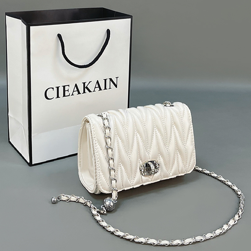 White Bag 2026 New Trendy Fashion Versatile Women's Bag with a Sense of Design, Rhinestone Chain Crossbody Small Bag Miu Bag
