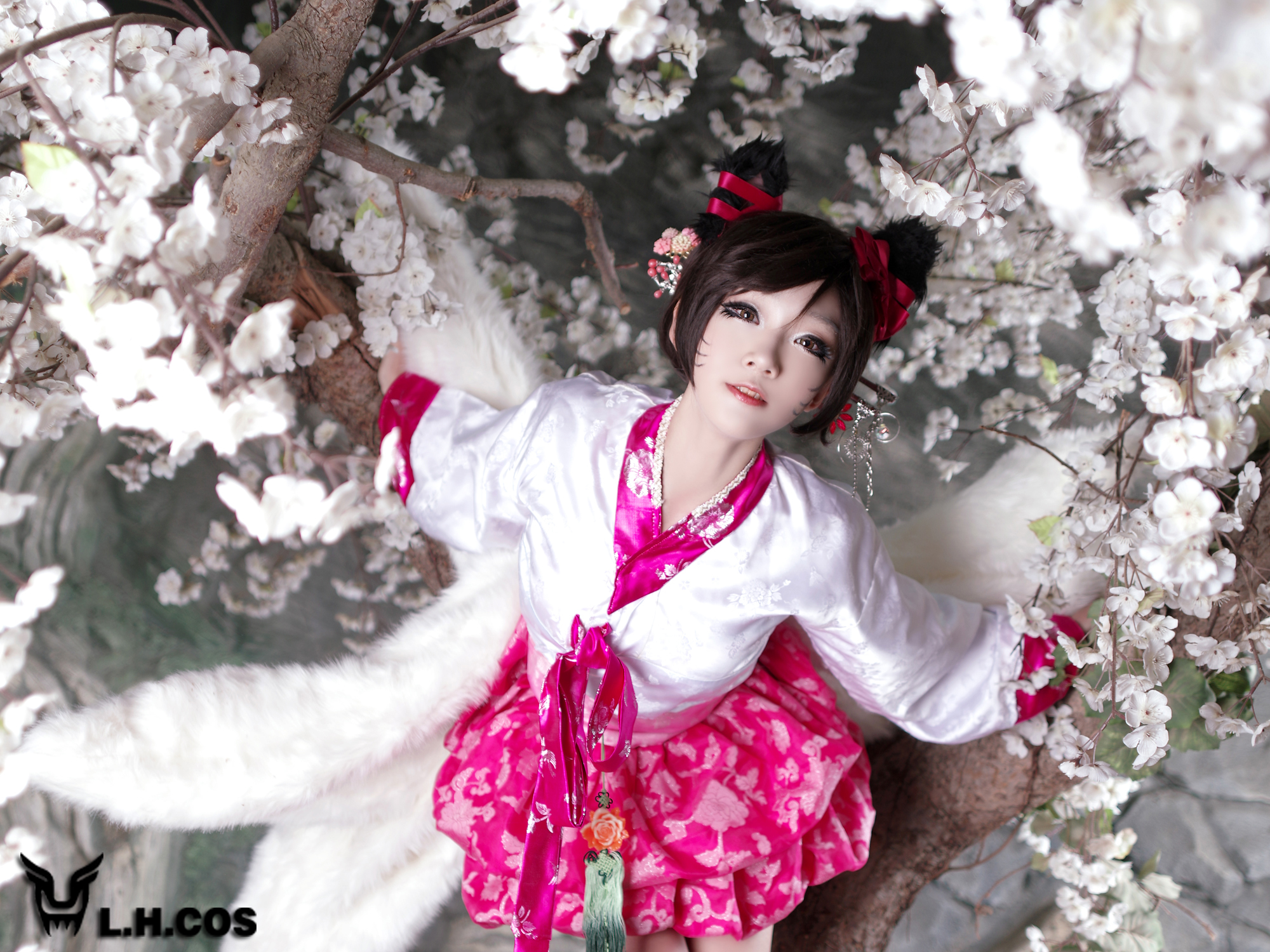 костюм королевы алиса в стране чудес. аренда косплей костюмов. аренда косплей костюмов. костюм кумихо на хэллоуин. красная королева алиса в стране чудес косплей.