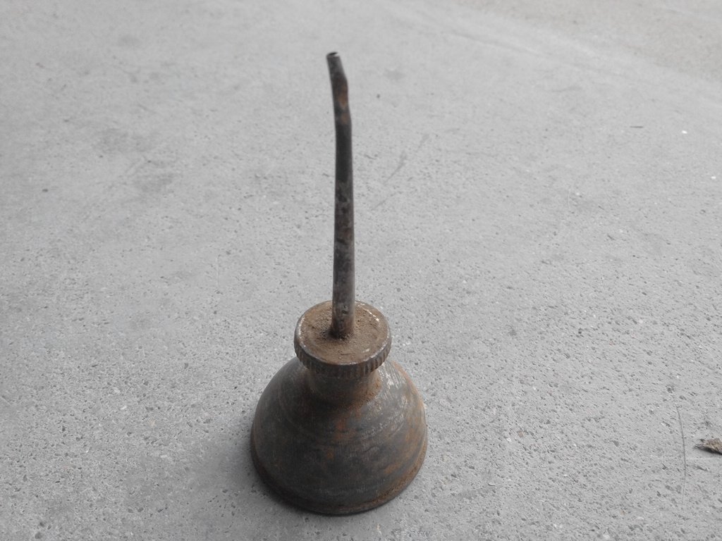 Five 60s Old Oil Pot Bike Used Injection Lube's small pot old objects iron ware nostalgia