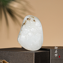 Yushifang Xinjiang Hetian Jade seed material natural Autumn pear skin white jade magpie Live and happy industry Su Gong brand pendant