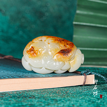 Yushifang Xinjiang Hetian Jade seed material White Jade natural red skin Huang Qin has more years of Lotus goldfish pendant