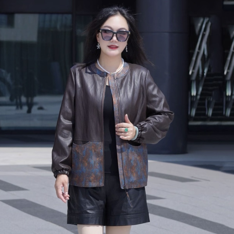 Collarless Leather Jacket for Women, Fashionable and Stylish, Autumn Coat for Middle-Aged Mothers, Casual Loose Fit, Chinese Style Patchwork Pu Leather Jacket