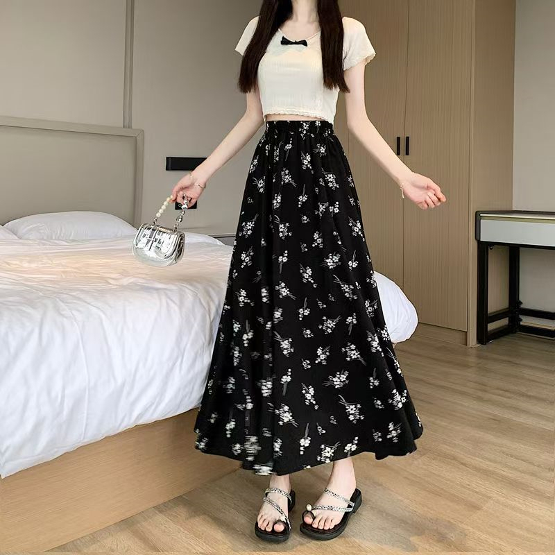 [High-Quality Fabric] High-Waisted, Slimming, New Summer Style Black and White Floral Flared Skirt, Elegant Printed Long Skirt for Women