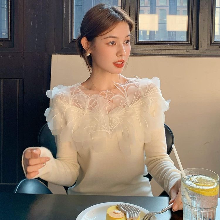 Gentle Swan Neck_Ostrich Feather Hand-Embroidered High-End Feather Top with Floral Mesh New Style Knitted Base Shirt Gentle Swan Neck_Ostrich Feather Hand-Embroidered High-End Feather Top with Floral Mesh New Style Knitted Base Shirt