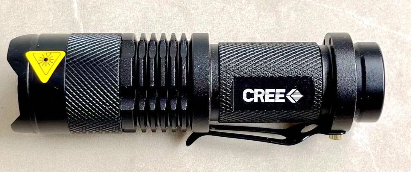 SIPIK SK-68 Three-stage scaling zoom dimming CREE Strong LED flashlight