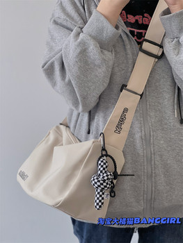 Ins niche retro simple large capacity crossbody bag
