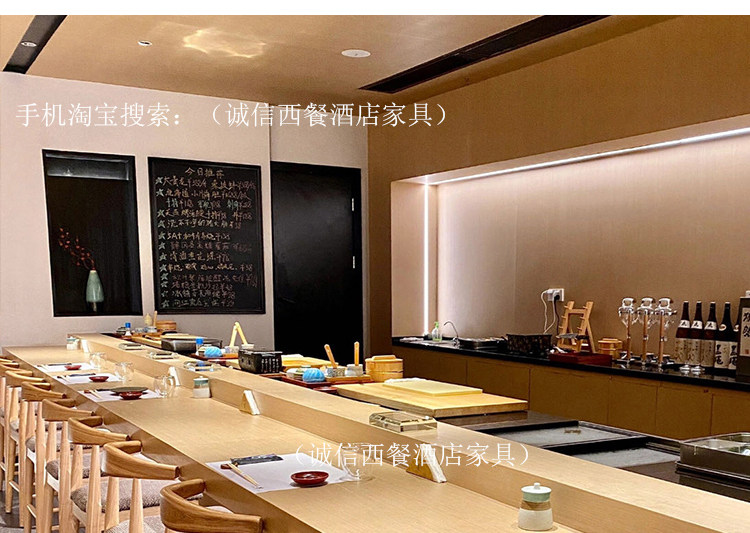 Стол и стул суши перед доской_17.jpg