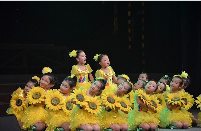 Xiaohe phong cách hoa nở cho mặt trời khiêu vũ trang phục trẻ em trình diễn trang phục sân khấu váy hoa hướng dương bộ đồ khiêu vũ cho bé trai