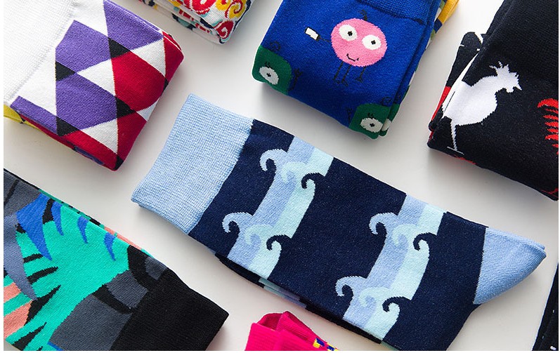 HAPPY vớ nam flamingo màu sắc châu Âu và Hoa Kỳ xu hướng hạnh phúc vớ đường phố ván trượt cotton ống cỡ lớn vớ tất nike cổ ngắn