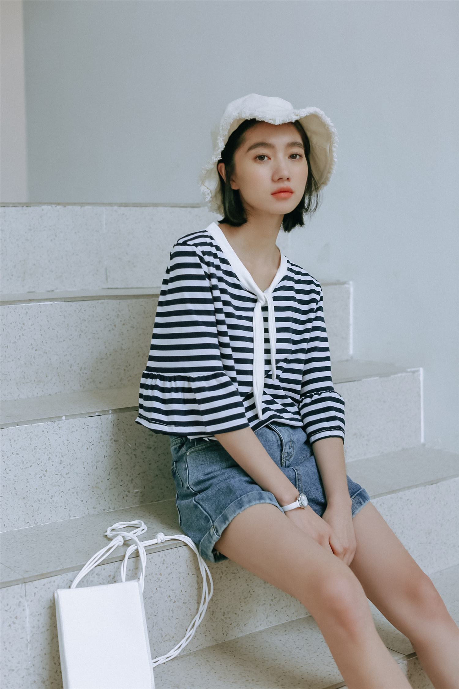 VK旗艦店 韓系新款條紋撞色領帶短袖上衣