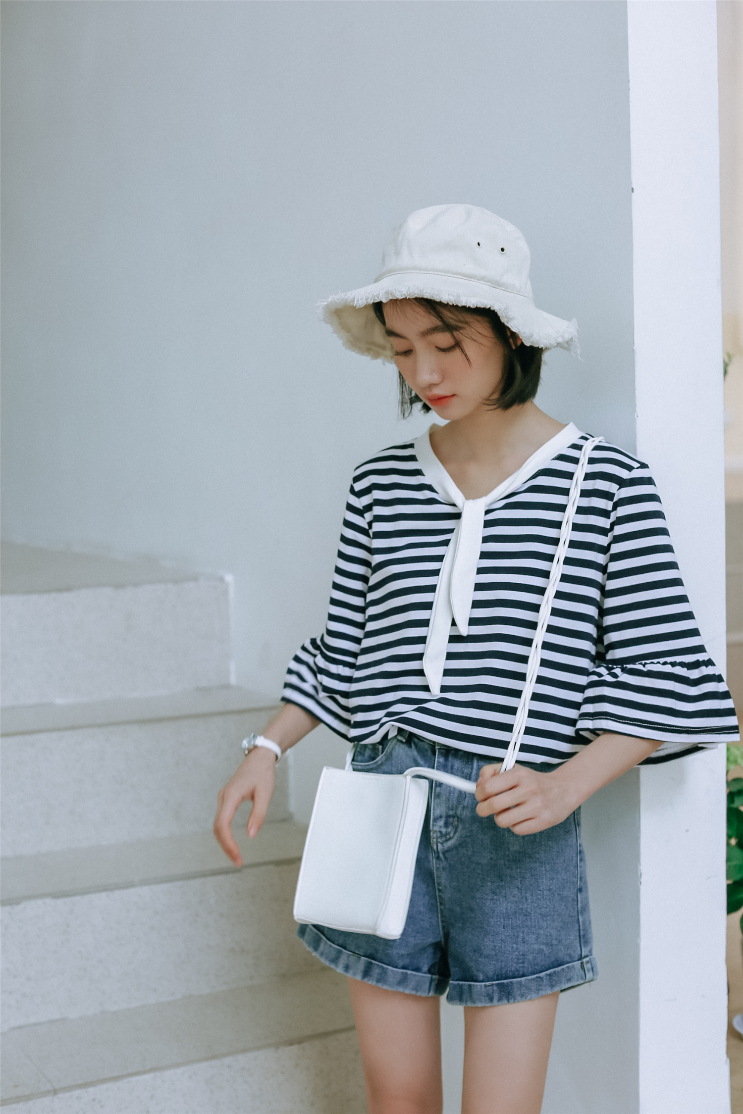 VK旗艦店 韓系新款條紋撞色領帶短袖上衣