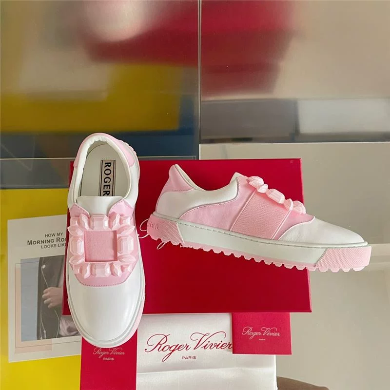 Скидка Roger Vivier/RV цвет коммутэ цветной бриллиант пряжка круглая головка плоское основание нескользящие повседневные кроссовки для женщин