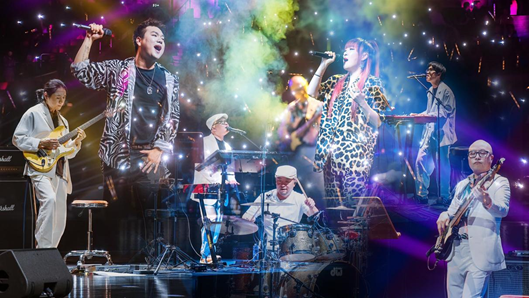 《再回首》经典时代金曲演唱会