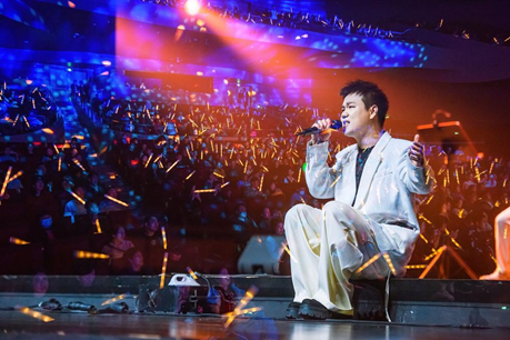 《再回首》经典时代金曲演唱会