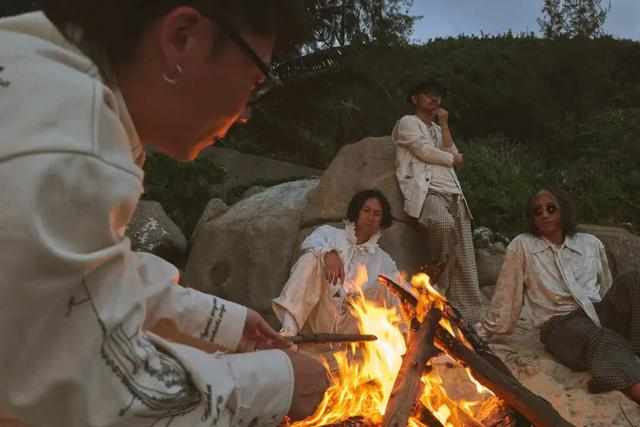 【大麦】旅行团乐队《爱上这样的疯狂》 2023巡演-南京站 南京 1701 Live House Max